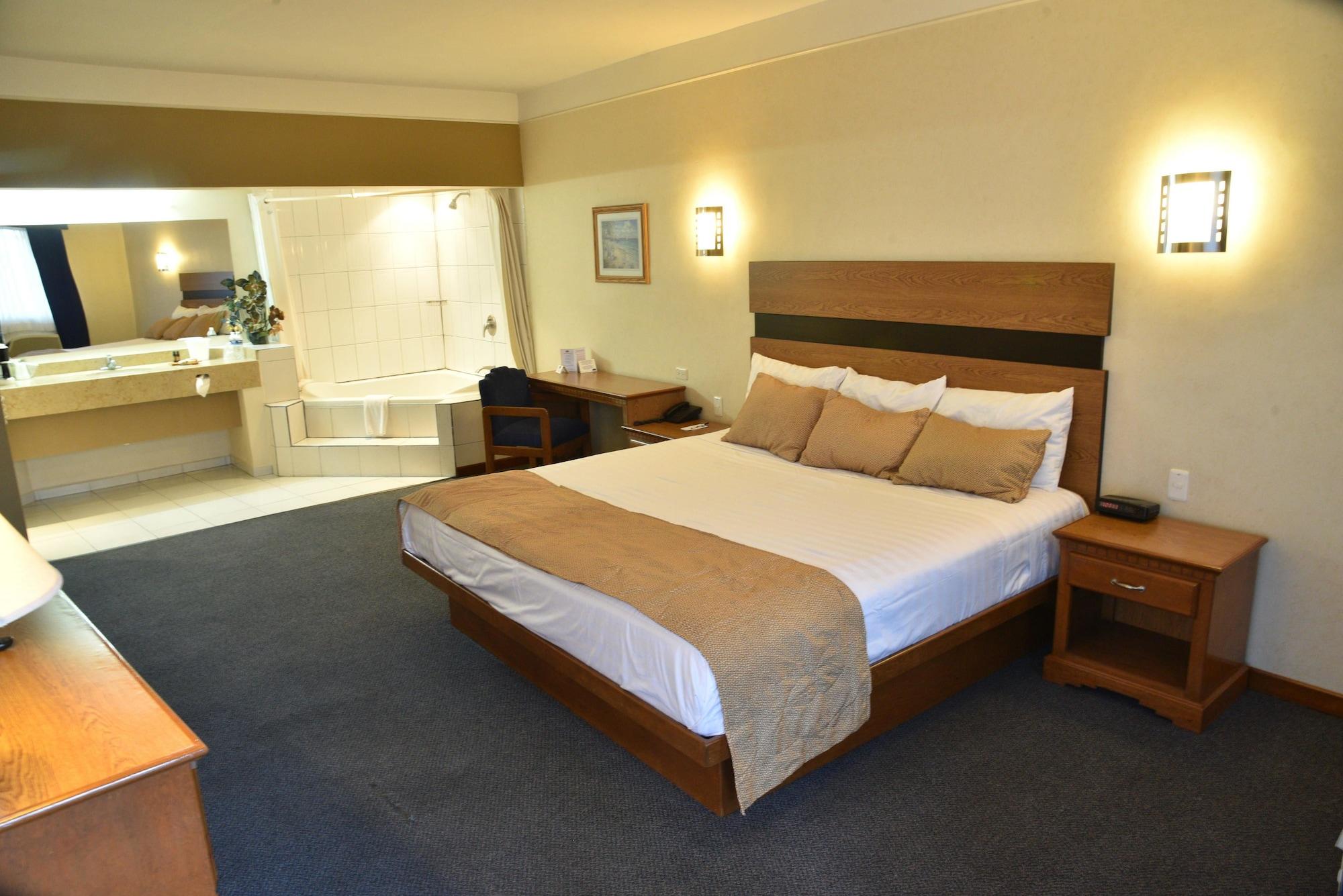 American Inn Hotel & Suites Parral Экстерьер фото