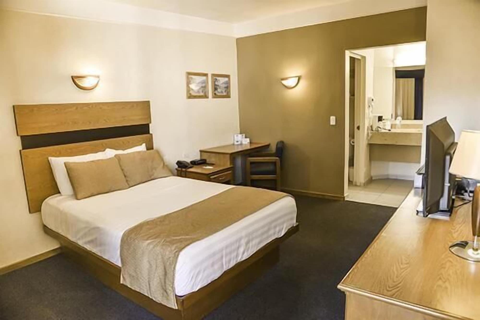 American Inn Hotel & Suites Parral Экстерьер фото